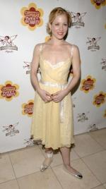 Кристина Эпплгейт: 224x400 / 21 Кб