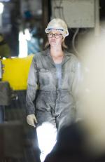 Шарлиз Терон: 1334x2048 / 276 Кб