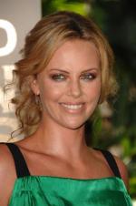 Шарлиз Терон: 266x400 / 24 Кб