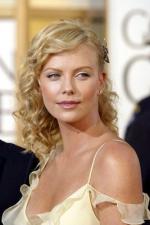 Шарлиз Терон: 267x400 / 23 Кб