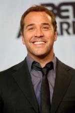 Джереми Пивен: 267x400 / 17 Кб