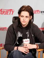 Кристен Стюарт: 300x400 / 24 Кб