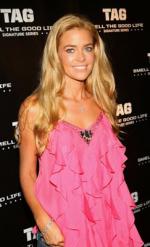 Дениз Ричардс: 243x400 / 24 Кб