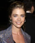 Дениз Ричардс: 326x400 / 26 Кб