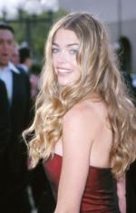 Дениз Ричардс: 256x400 / 19 Кб