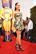 Меган Фокс: 266x400 / 32 Кб