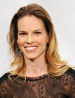 Хилари Суэнк: 305x400 / 28 Кб