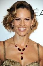 Хилари Суэнк: 266x400 / 24 Кб