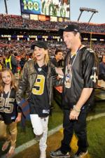 Хилари Суэнк: 266x400 / 41 Кб