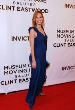 Хилари Суэнк: 273x400 / 23 Кб