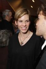 Хилари Суэнк: 267x400 / 17 Кб