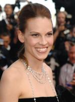 Хилари Суэнк: 296x400 / 23 Кб