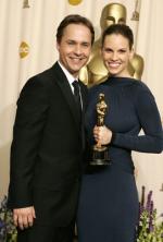 Хилари Суэнк: 271x400 / 21 Кб