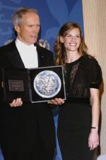 Хилари Суэнк: 265x400 / 23 Кб