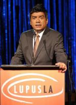 Джордж Лопес: 291x400 / 28 Кб