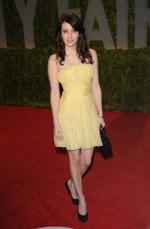 Эмма Робертс: 263x400 / 19 Кб