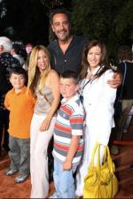 Джоэли Фишер: 267x400 / 31 Кб