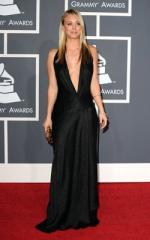 Кейли Куоко: 250x400 / 19 Кб