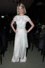 Дженьюэри Джонс: 267x400 / 20 Кб