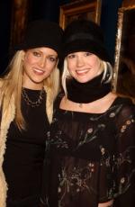 Дженьюэри Джонс: 262x400 / 24 Кб