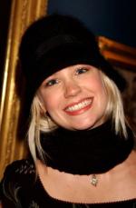 Дженьюэри Джонс: 263x400 / 21 Кб