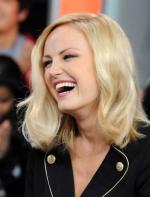 Малин Акерман: 306x400 / 23 Кб