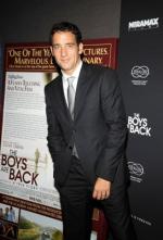 Клайв Оуэн: 272x400 / 24 Кб