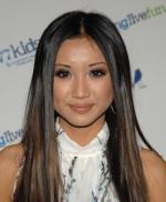 Бренда Сонг: 330x400 / 26 Кб