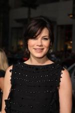 Мишель Монахэн: 267x400 / 17 Кб