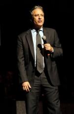 Джон Стюарт: 260x400 / 14 Кб