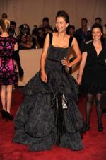 Мэгги Джилленхол: 266x400 / 26 Кб