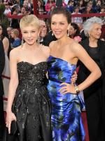 Мэгги Джилленхол: 450x600 / 70 Кб