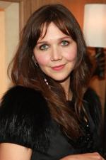 Мэгги Джилленхол: 267x400 / 24 Кб