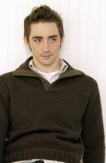 Ли Пейс: 261x400 / 18 Кб