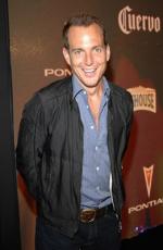 Уилл Арнетт: 261x400 / 22 Кб