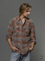 Джош Холлоуэй: 479x640 / 40 Кб