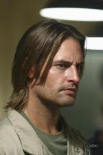 Джош Холлоуэй: 427x640 / 40 Кб