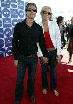 Стюарт Таунсенд: 284x400 / 27 Кб