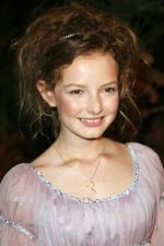 Дакота Блю Ричардс: 267x400 / 24 Кб