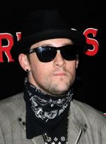 Джоэл Мэдден: 293x400 / 24 Кб