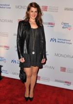 Ниа Вардалос: 281x400 / 24 Кб