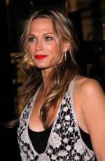 Молли Симс: 261x400 / 26 Кб