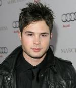 Коди Лонго: 348x400 / 24 Кб