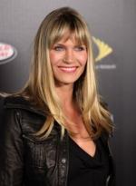 Наташа Хенстридж: 293x400 / 22 Кб