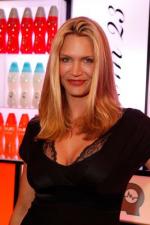 Наташа Хенстридж: 267x400 / 24 Кб