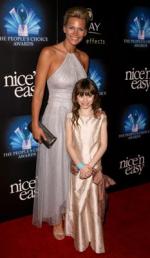 Наташа Хенстридж: 233x400 / 24 Кб