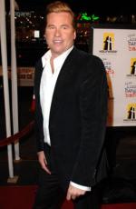 Вэл Килмер: 262x400 / 22 Кб