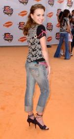 Андреа Бауэн: 215x400 / 23 Кб