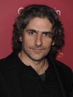 Майкл Империоли: 303x400 / 17 Кб