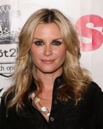 Бонни Сомервиль: 320x400 / 29 Кб